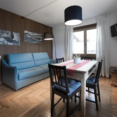 Casa Cesi 2, Luminoso Bilocale Con Giardino شقة بورمْيو
