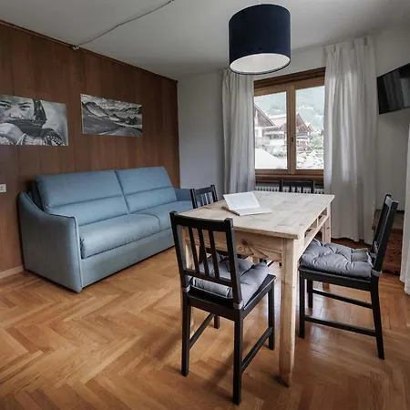 شقة Casa Cesi 2, Luminoso Bilocale Con Giardino بورمْيو