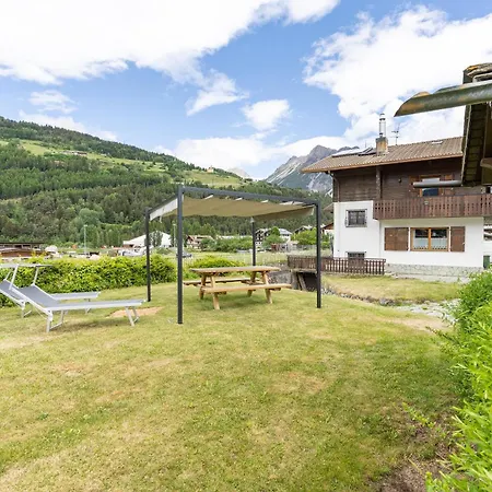Casa Cesi 2, Luminoso Bilocale Con Giardino بورمْيو